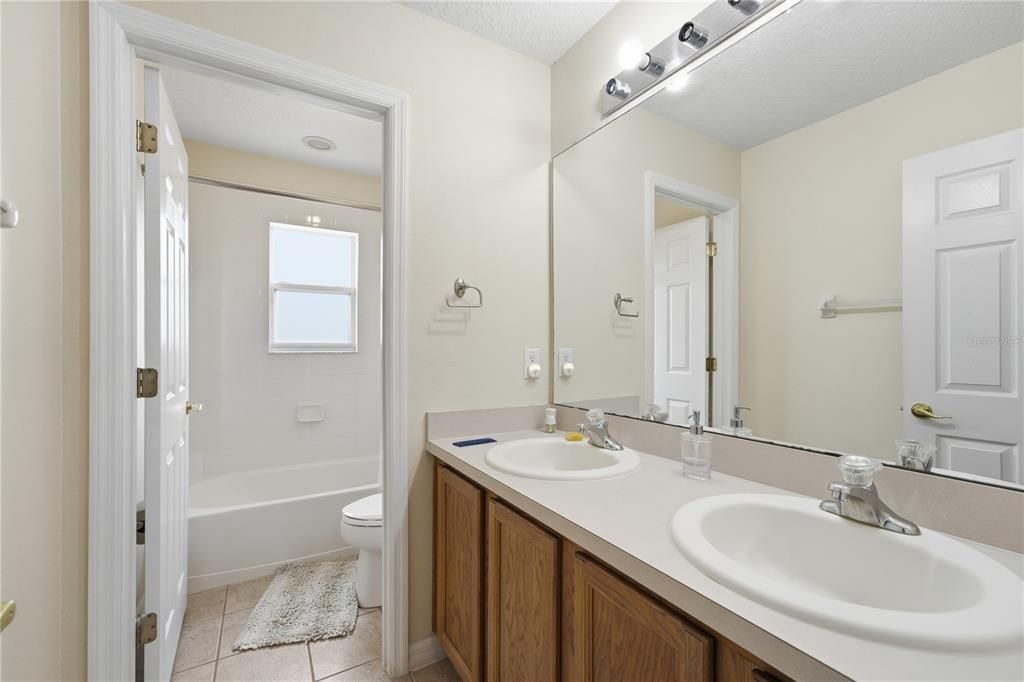 For Sale: $585,000 (3 beds, 2 baths, 2695 Square Feet)