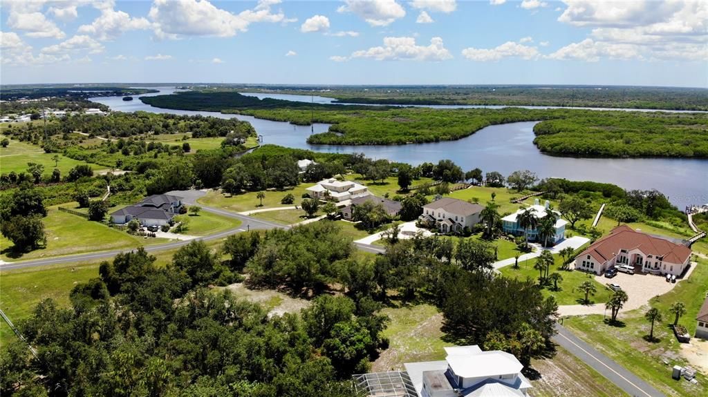 На продажу: $124,900 (1.02 acres)
