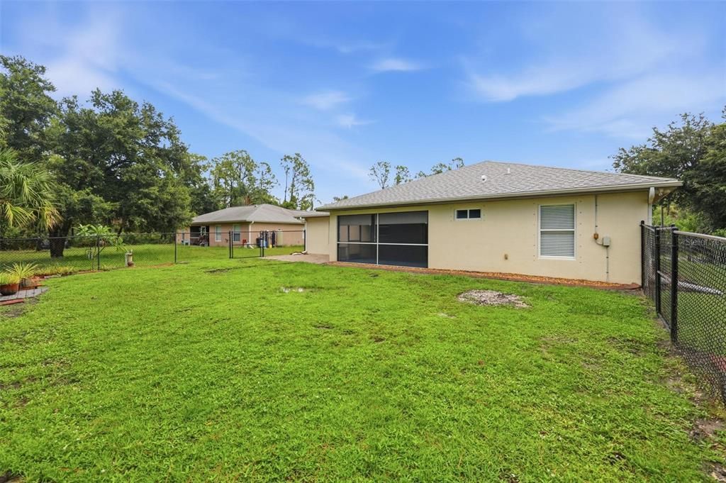 Activo con contrato: $284,900 (3 camas, 2 baños, 1631 Pies cuadrados)