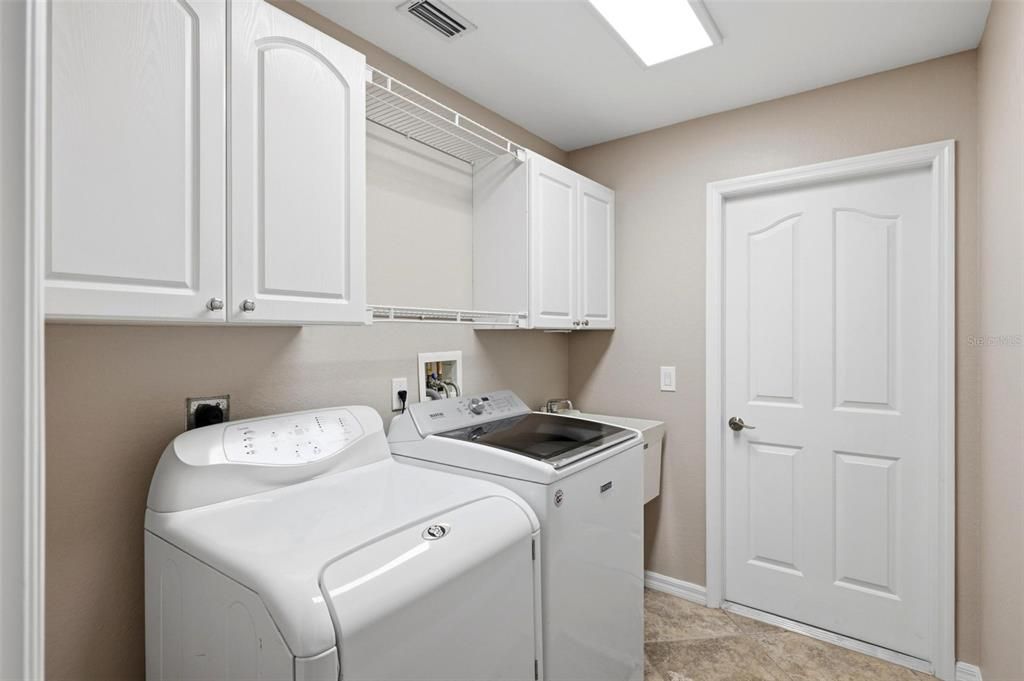 Activo con contrato: $284,900 (3 camas, 2 baños, 1631 Pies cuadrados)