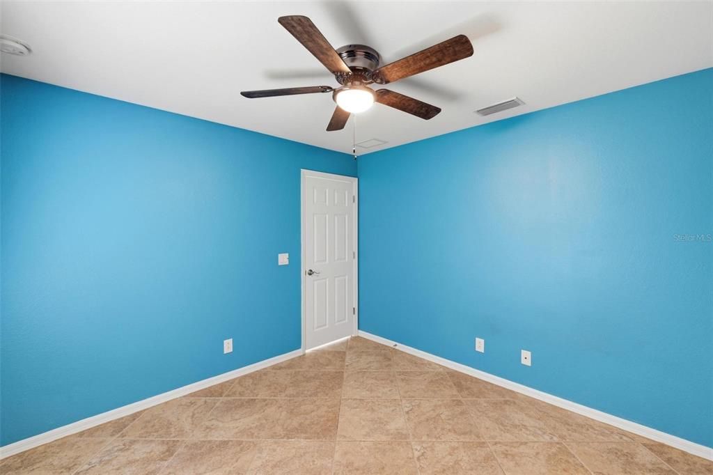 Activo con contrato: $284,900 (3 camas, 2 baños, 1631 Pies cuadrados)