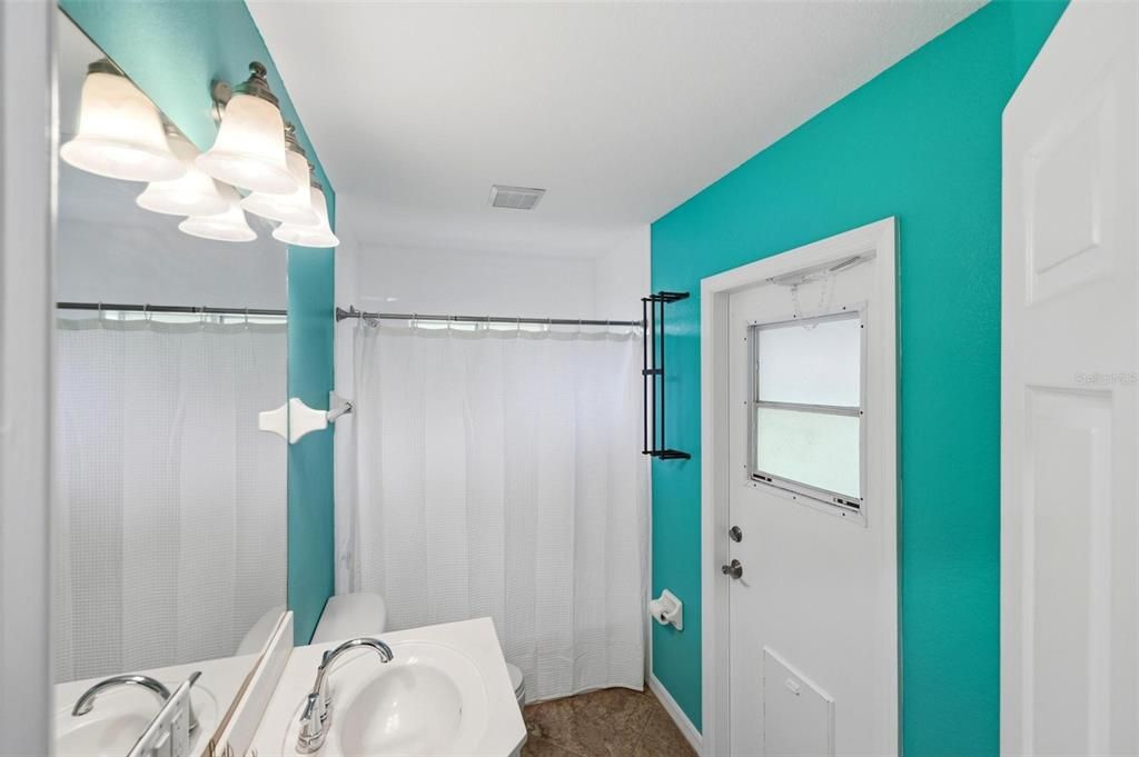 Activo con contrato: $284,900 (3 camas, 2 baños, 1631 Pies cuadrados)