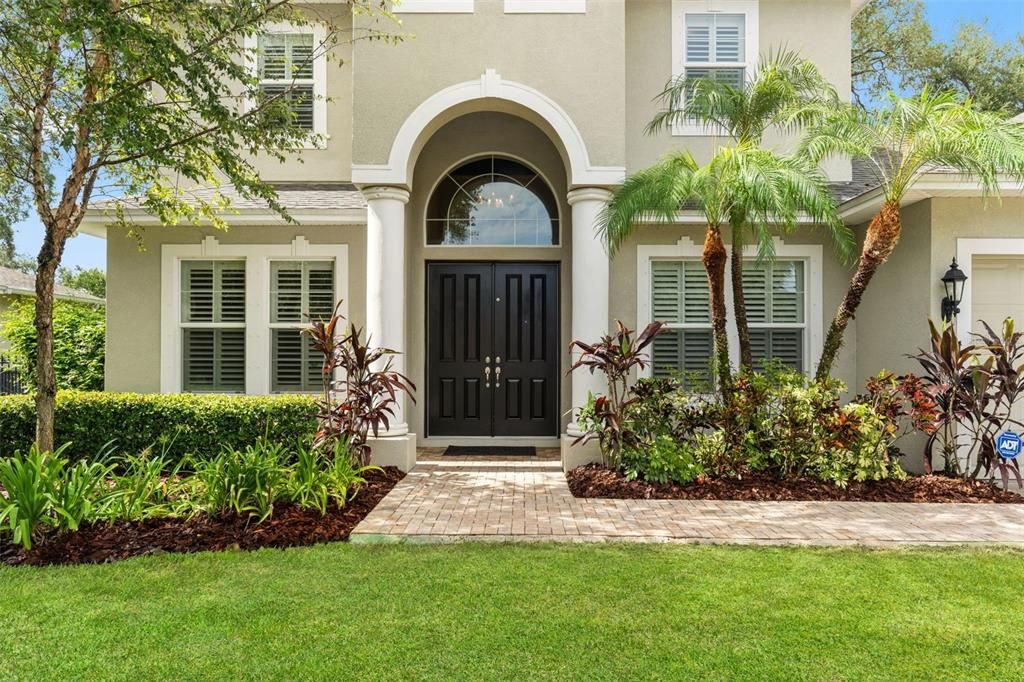 En Venta: $1,000,000 (5 camas, 4 baños, 3712 Pies cuadrados)