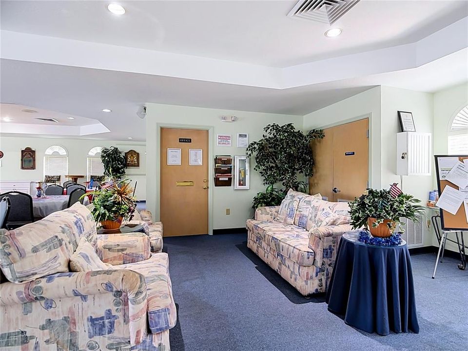 На продажу: $285,000 (3 спален, 3 ванн, 1718 Квадратных фут)