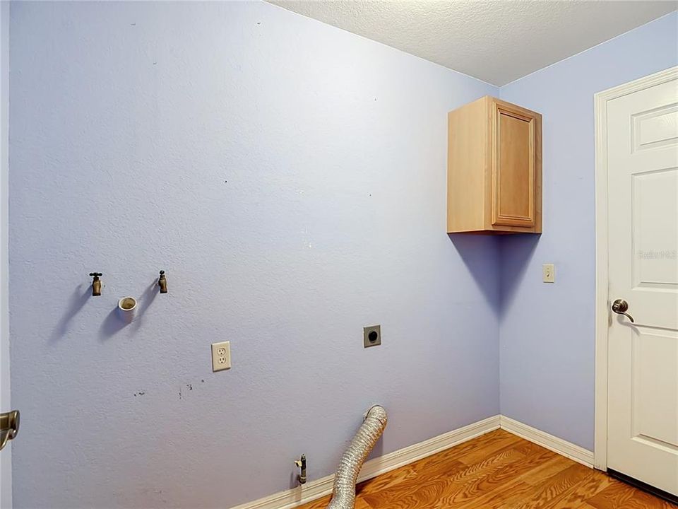 На продажу: $285,000 (3 спален, 3 ванн, 1718 Квадратных фут)