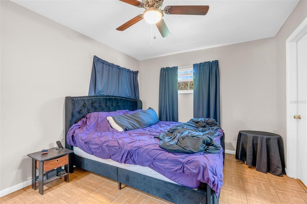 En Venta: $330,000 (4 camas, 2 baños, 1150 Pies cuadrados)