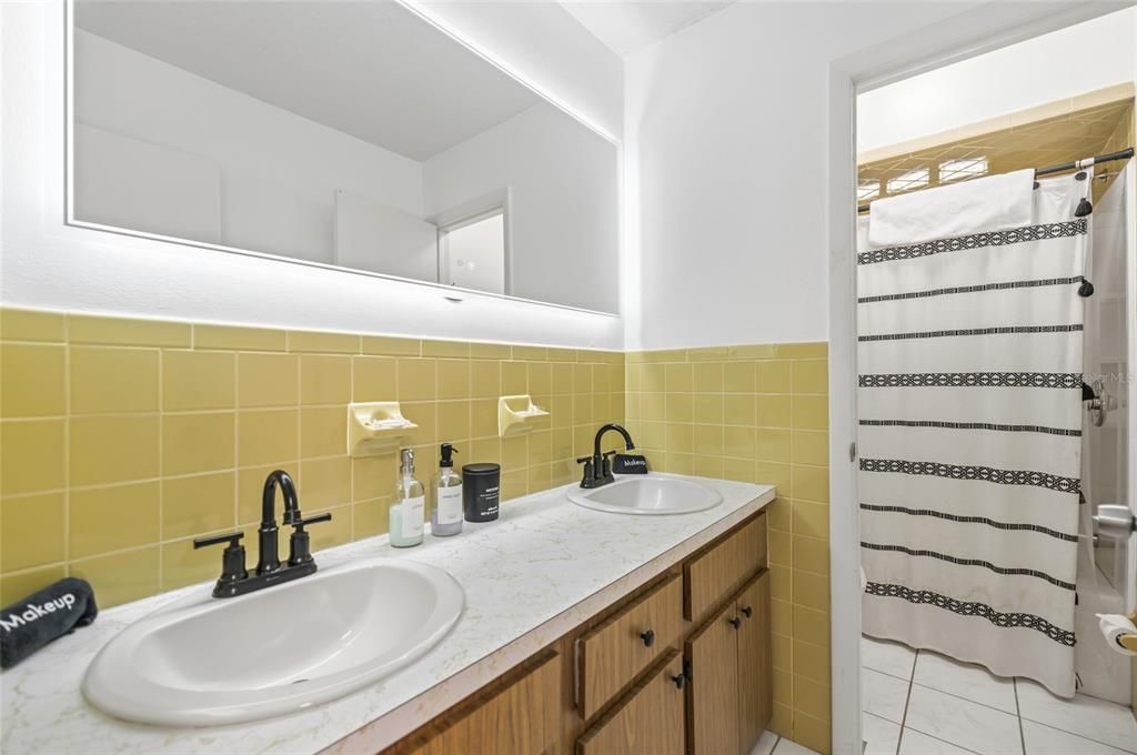 На продажу: $459,000 (3 спален, 2 ванн, 1858 Квадратных фут)