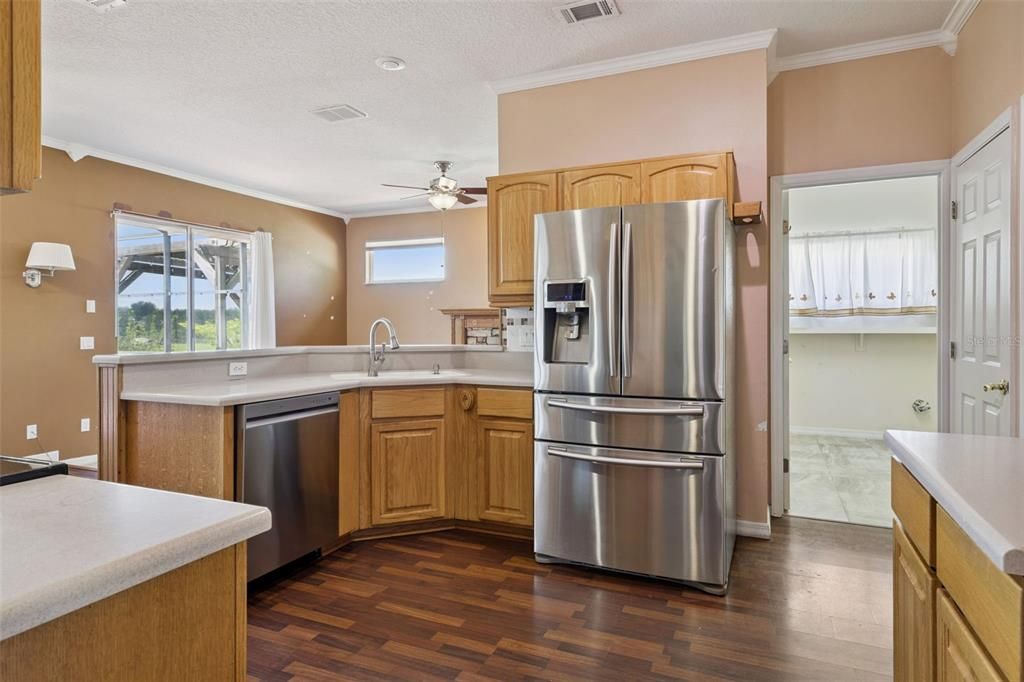 En Venta: $749,900 (3 camas, 2 baños, 2003 Pies cuadrados)