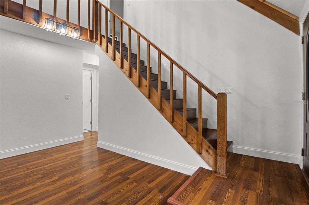 En Venta: $549,999 (5 camas, 2 baños, 2444 Pies cuadrados)