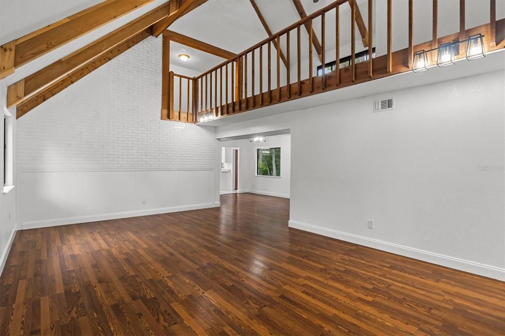 En Venta: $549,999 (5 camas, 2 baños, 2444 Pies cuadrados)