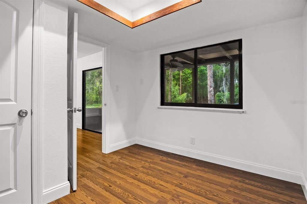 En Venta: $549,999 (5 camas, 2 baños, 2444 Pies cuadrados)
