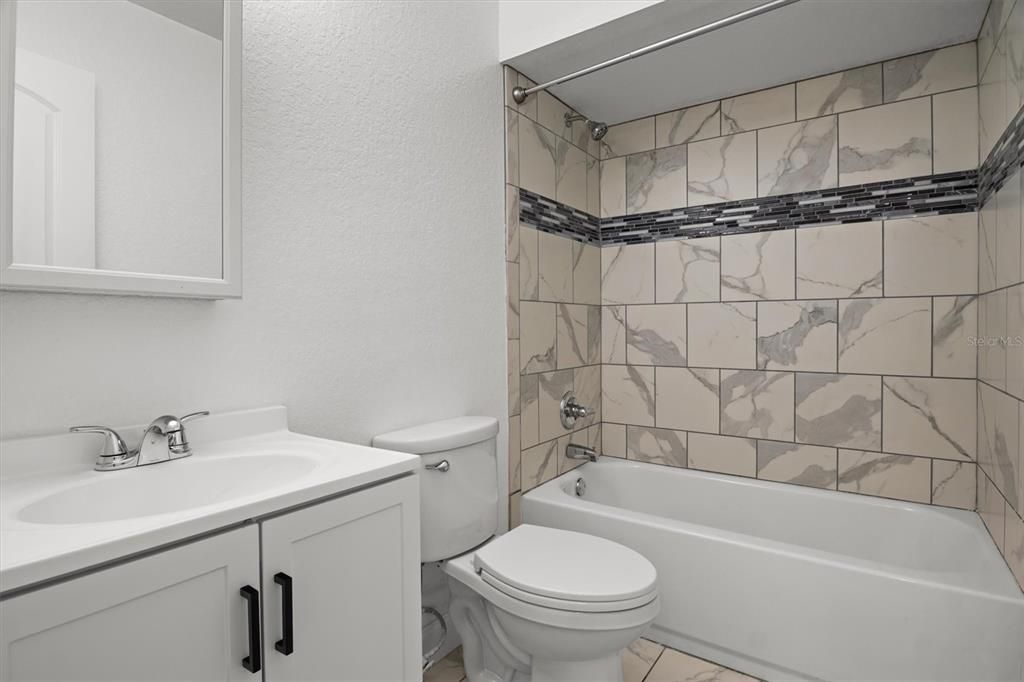 En Venta: $549,999 (5 camas, 2 baños, 2444 Pies cuadrados)