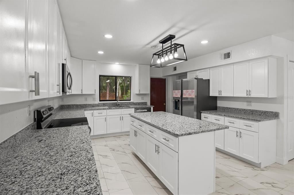 En Venta: $549,999 (5 camas, 2 baños, 2444 Pies cuadrados)