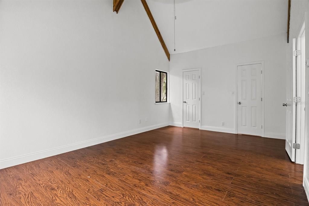 En Venta: $549,999 (5 camas, 2 baños, 2444 Pies cuadrados)