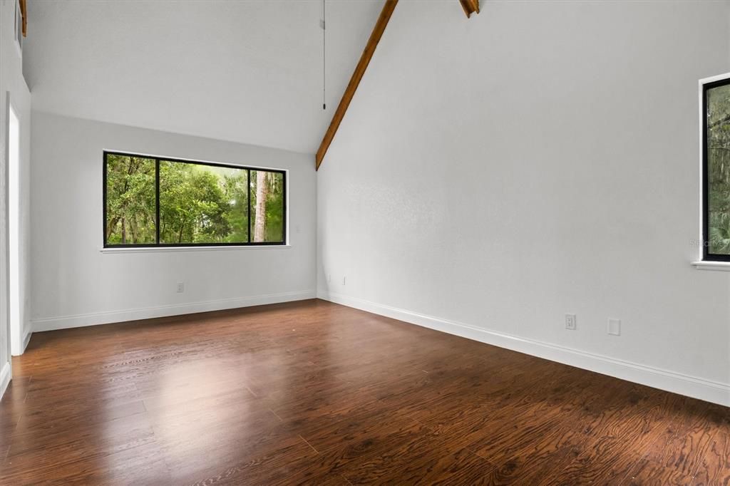 En Venta: $549,999 (5 camas, 2 baños, 2444 Pies cuadrados)