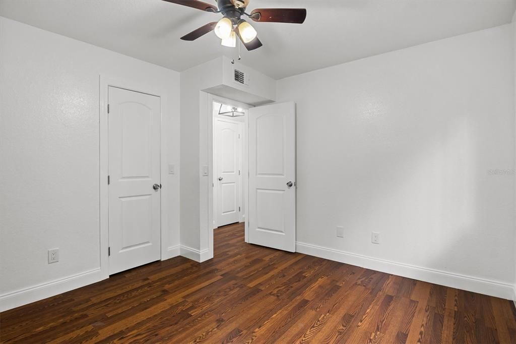 En Venta: $549,999 (5 camas, 2 baños, 2444 Pies cuadrados)