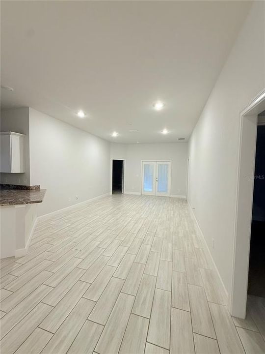 В аренду: $2,400 (4 спален, 3 ванн, 2216 Квадратных фут)