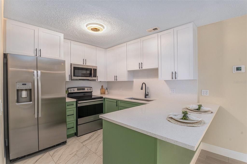 For Sale: $219,000 (3 beds, 2 baths, 1005 Square Feet)
