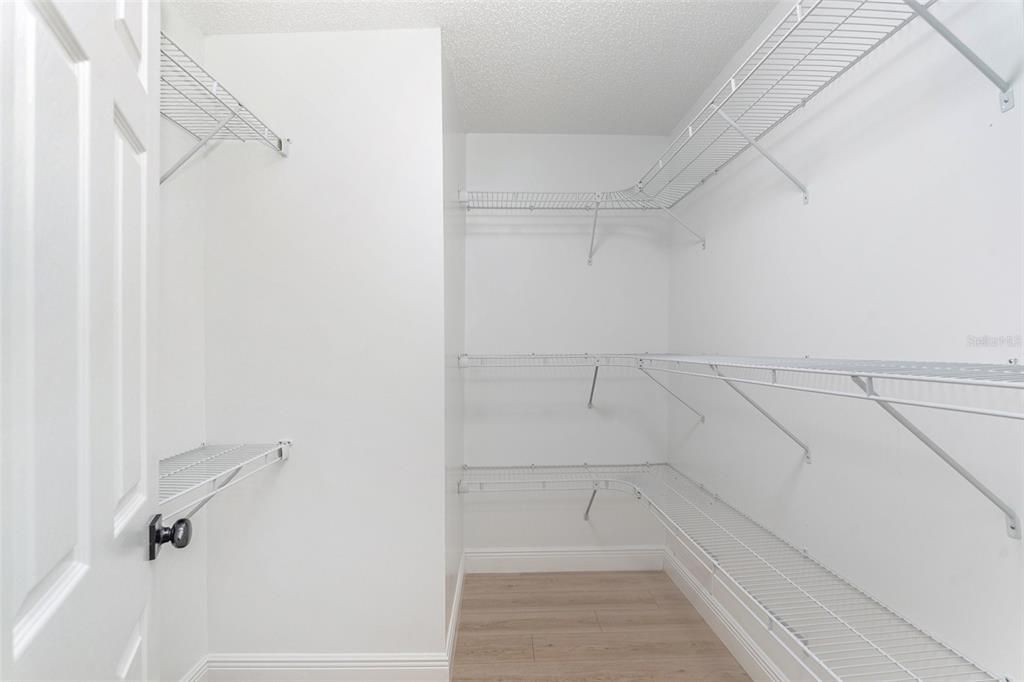 For Sale: $219,000 (3 beds, 2 baths, 1005 Square Feet)