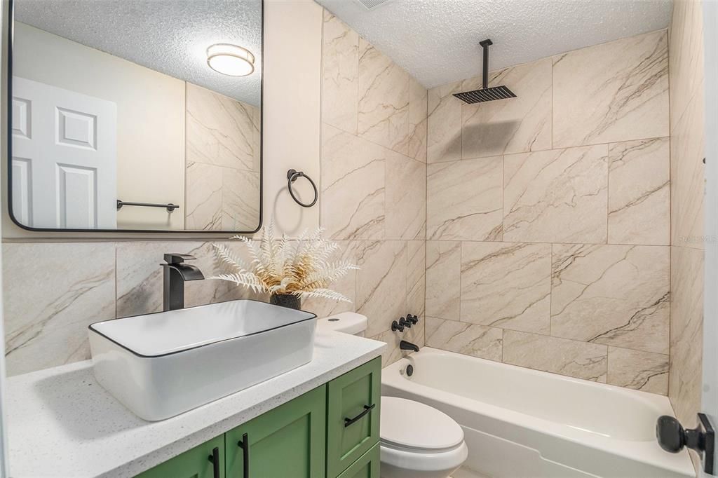 For Sale: $219,000 (3 beds, 2 baths, 1005 Square Feet)