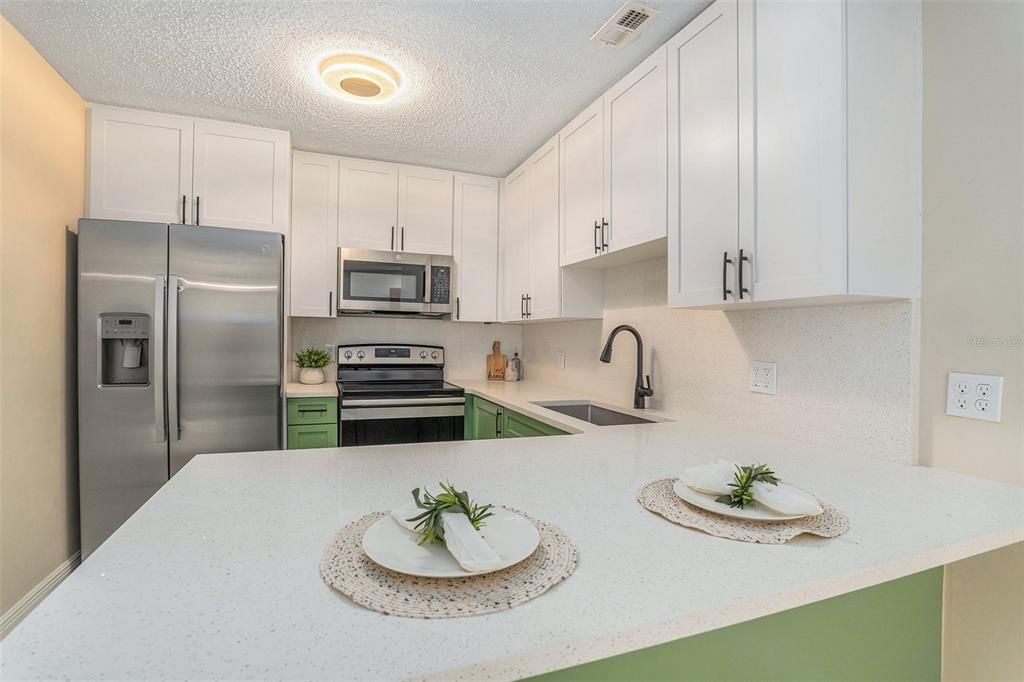 For Sale: $219,000 (3 beds, 2 baths, 1005 Square Feet)