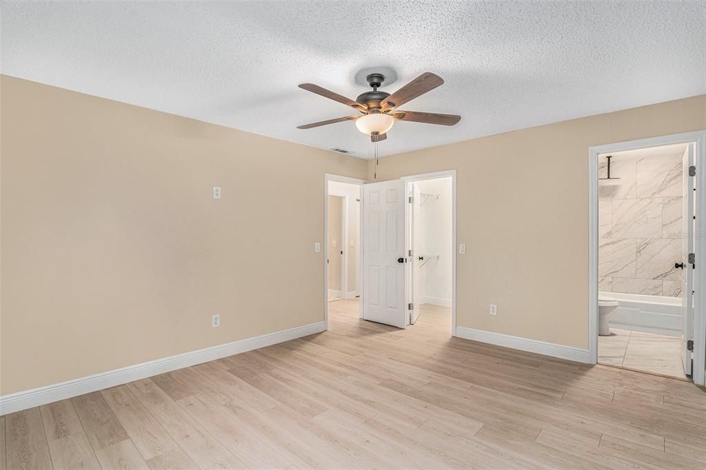 For Sale: $219,000 (3 beds, 2 baths, 1005 Square Feet)