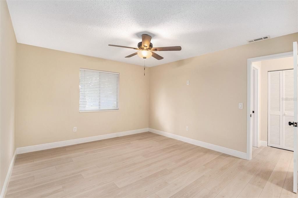 For Sale: $219,000 (3 beds, 2 baths, 1005 Square Feet)