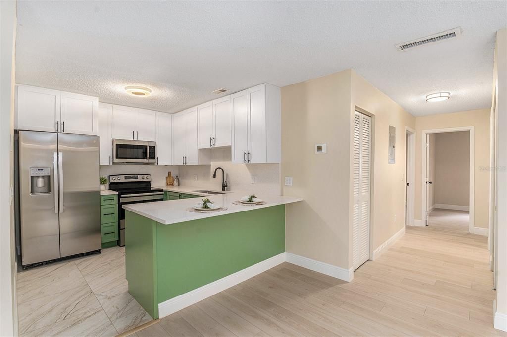 For Sale: $219,000 (3 beds, 2 baths, 1005 Square Feet)