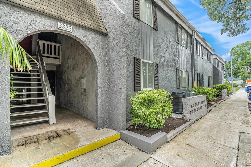 For Sale: $219,000 (3 beds, 2 baths, 1005 Square Feet)