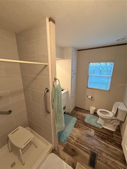 For Sale: $65,000 (3 beds, 2 baths, 1512 Square Feet)
