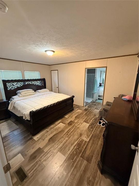 For Sale: $65,000 (3 beds, 2 baths, 1512 Square Feet)
