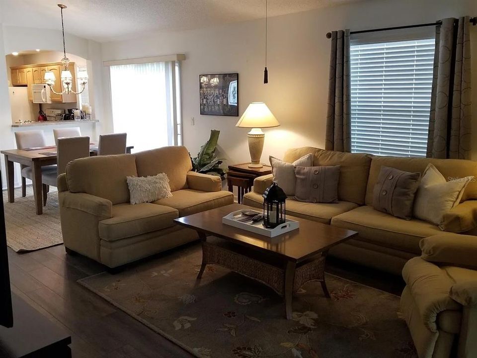 В аренду: $2,750 (2 спален, 2 ванн, 1200 Квадратных фут)