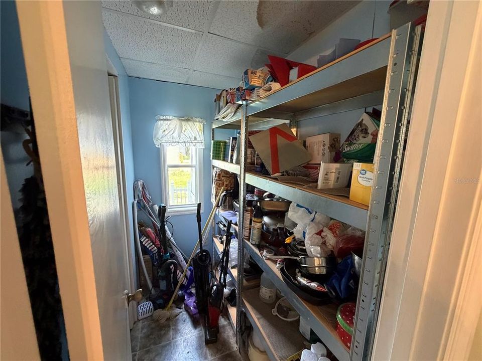 На продажу: $89,900 (2 спален, 2 ванн, 1032 Квадратных фут)