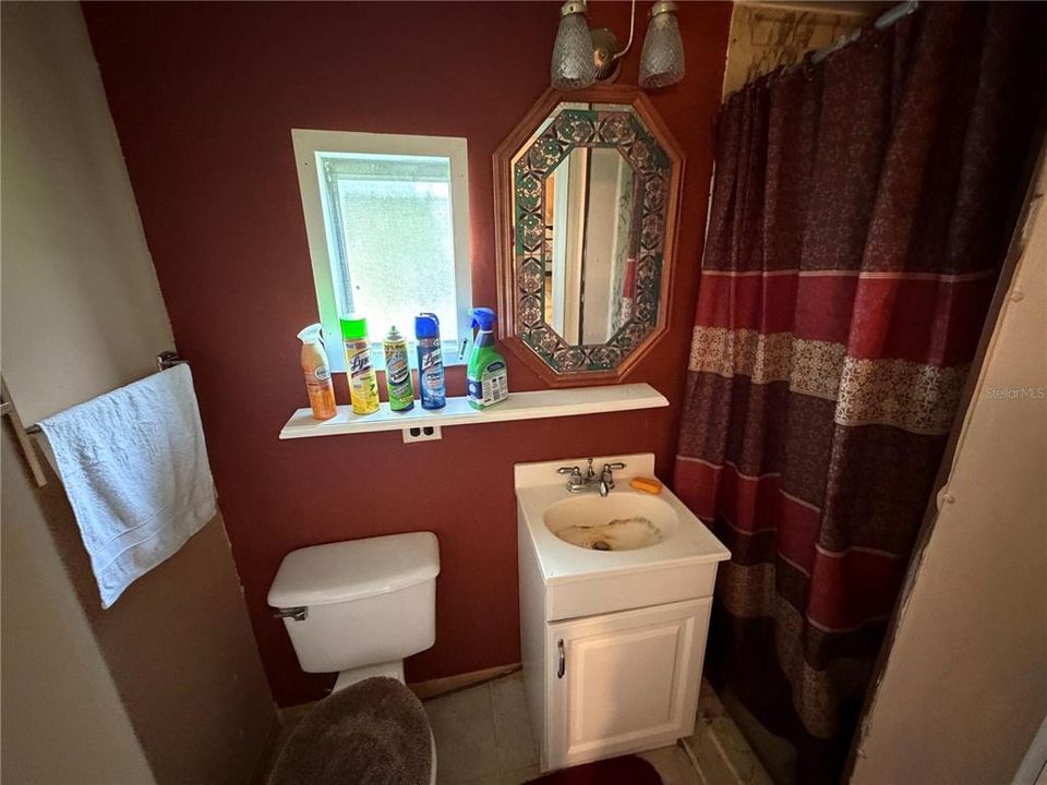 На продажу: $89,900 (2 спален, 2 ванн, 1032 Квадратных фут)