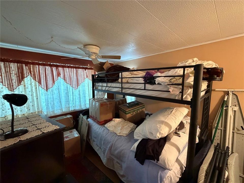 На продажу: $89,900 (2 спален, 2 ванн, 1032 Квадратных фут)