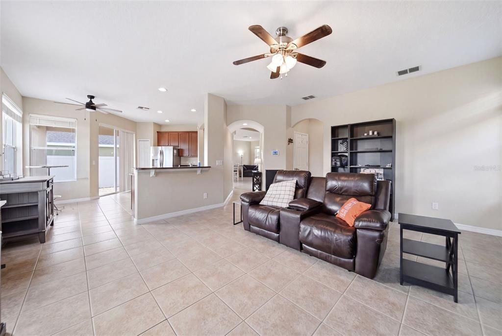 For Sale: $489,000 (4 beds, 2 baths, 2585 Square Feet)