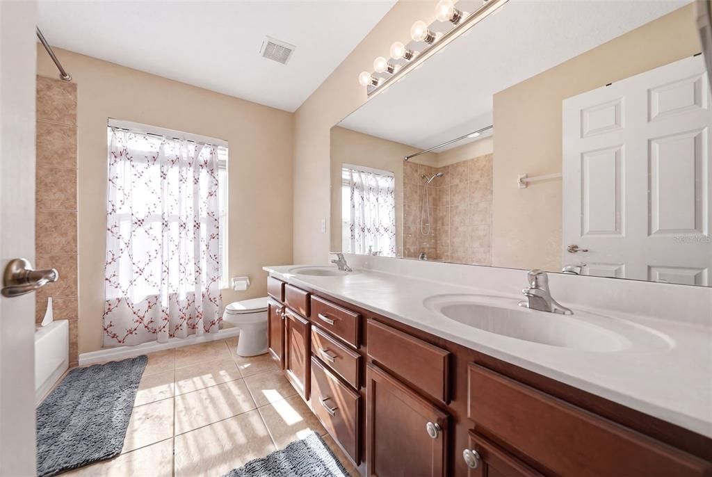 For Sale: $489,000 (4 beds, 2 baths, 2585 Square Feet)