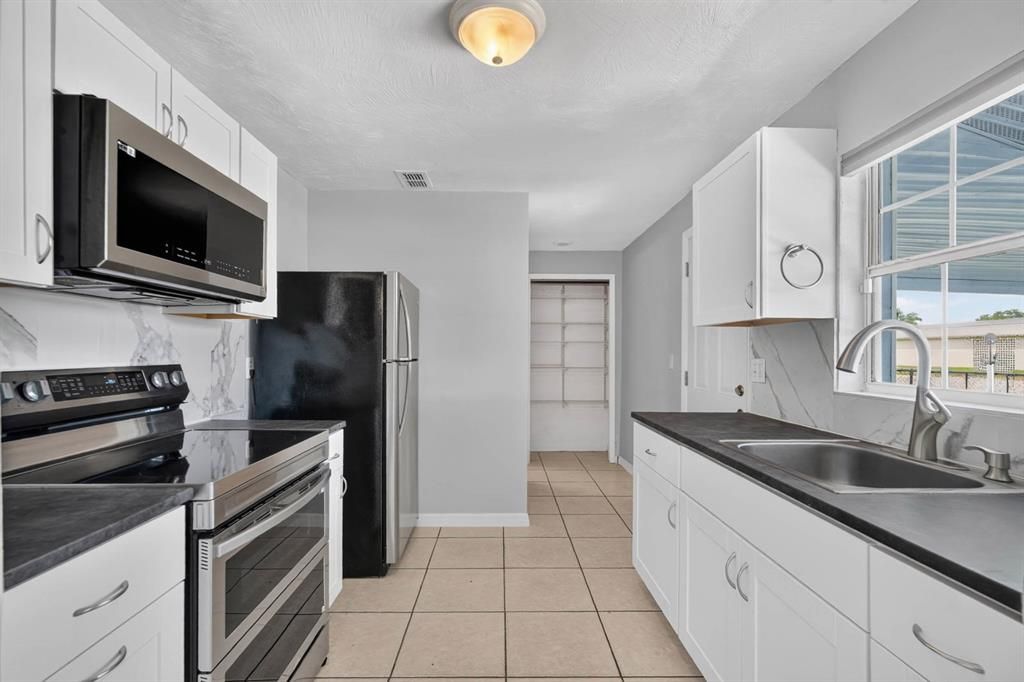En Venta: $219,900 (3 camas, 2 baños, 850 Pies cuadrados)