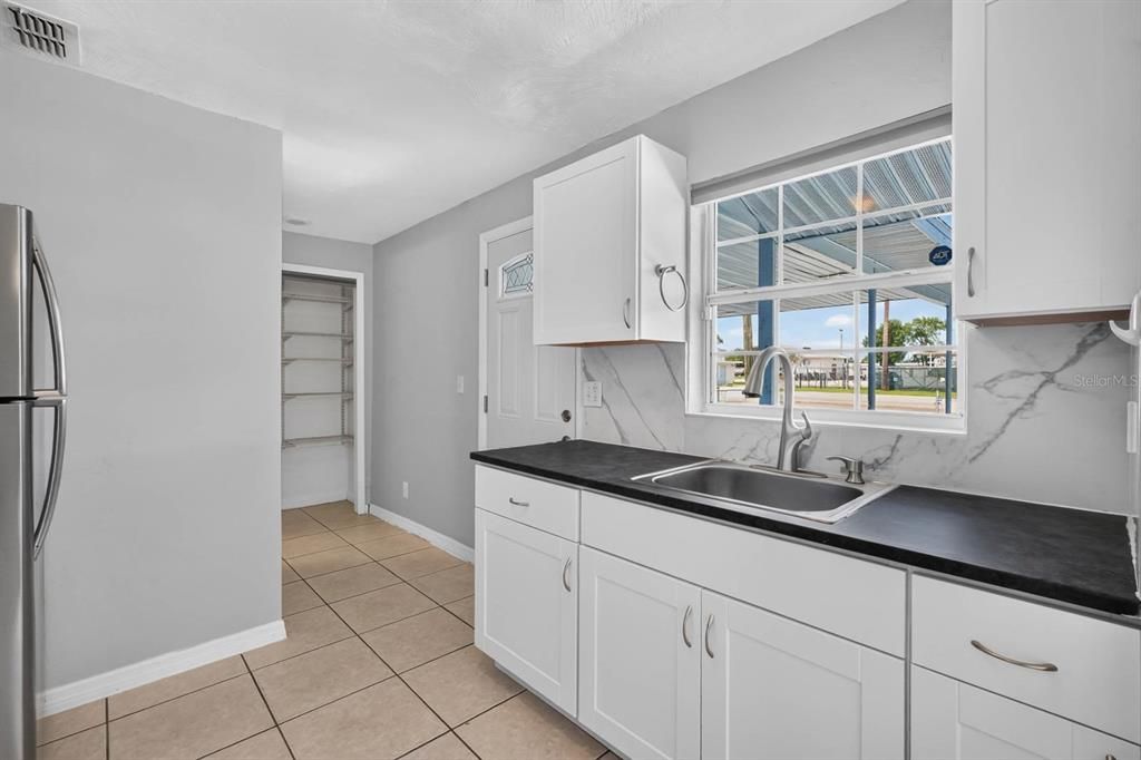 En Venta: $219,900 (3 camas, 2 baños, 850 Pies cuadrados)