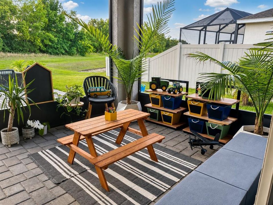 For Rent: $2,950 (3 beds, 2 baths, 1998 Square Feet)