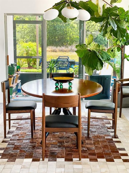 For Rent: $2,950 (3 beds, 2 baths, 1998 Square Feet)