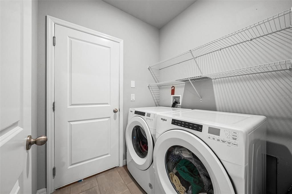 En Venta: $390,000 (4 camas, 2 baños, 2168 Pies cuadrados)