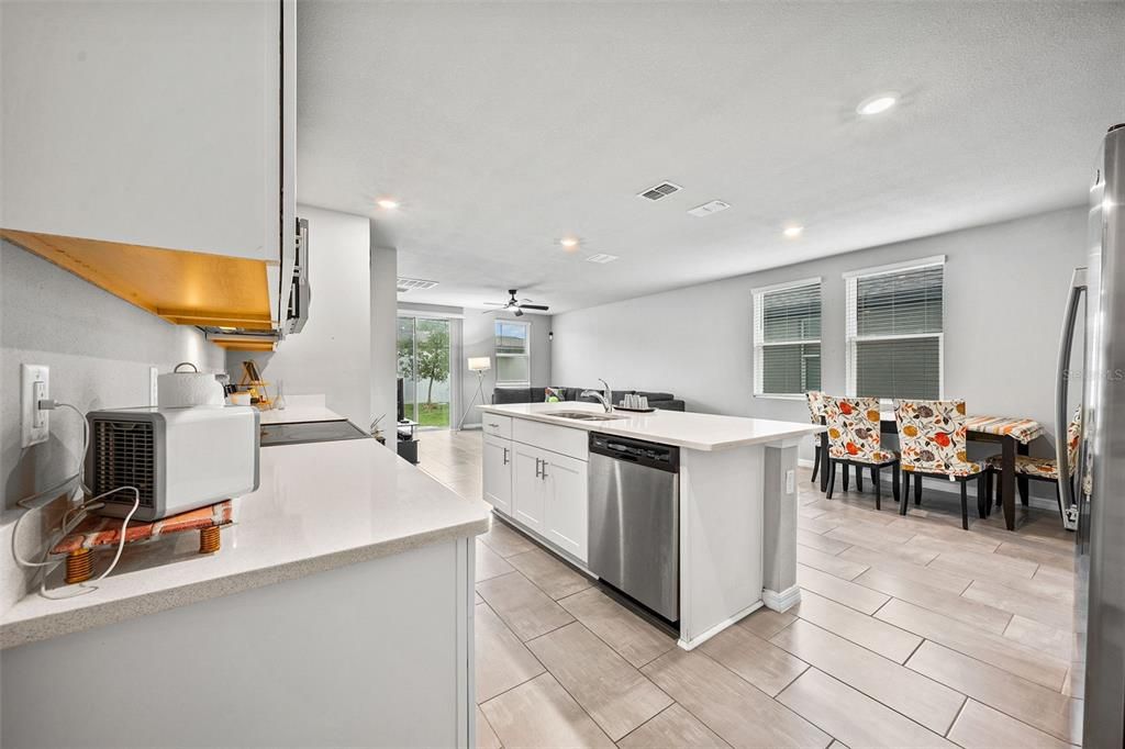 En Venta: $390,000 (4 camas, 2 baños, 2168 Pies cuadrados)