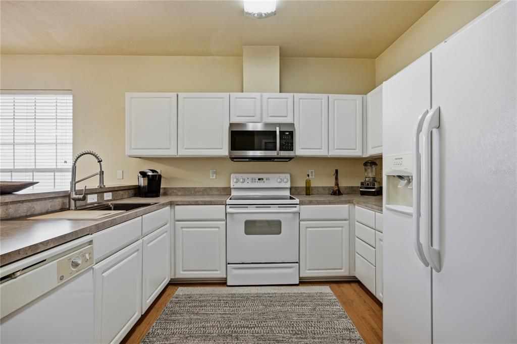 For Sale: $329,900 (3 beds, 2 baths, 1536 Square Feet)