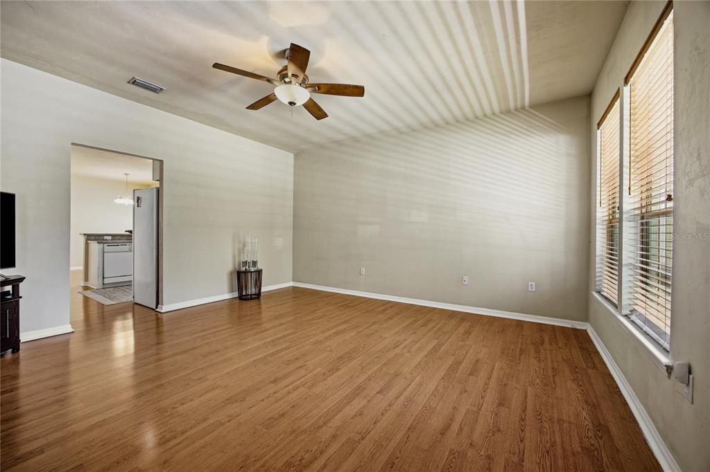 For Sale: $329,900 (3 beds, 2 baths, 1536 Square Feet)