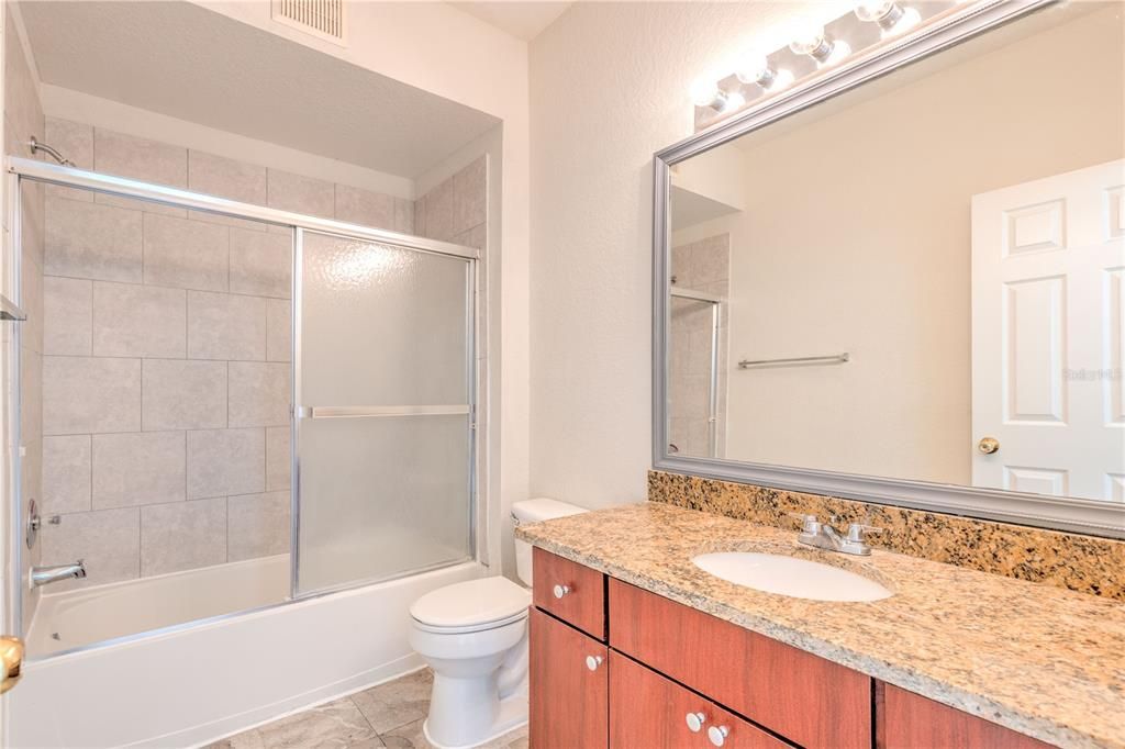 В аренду: $1,500 (2 спален, 2 ванн, 1087 Квадратных фут)