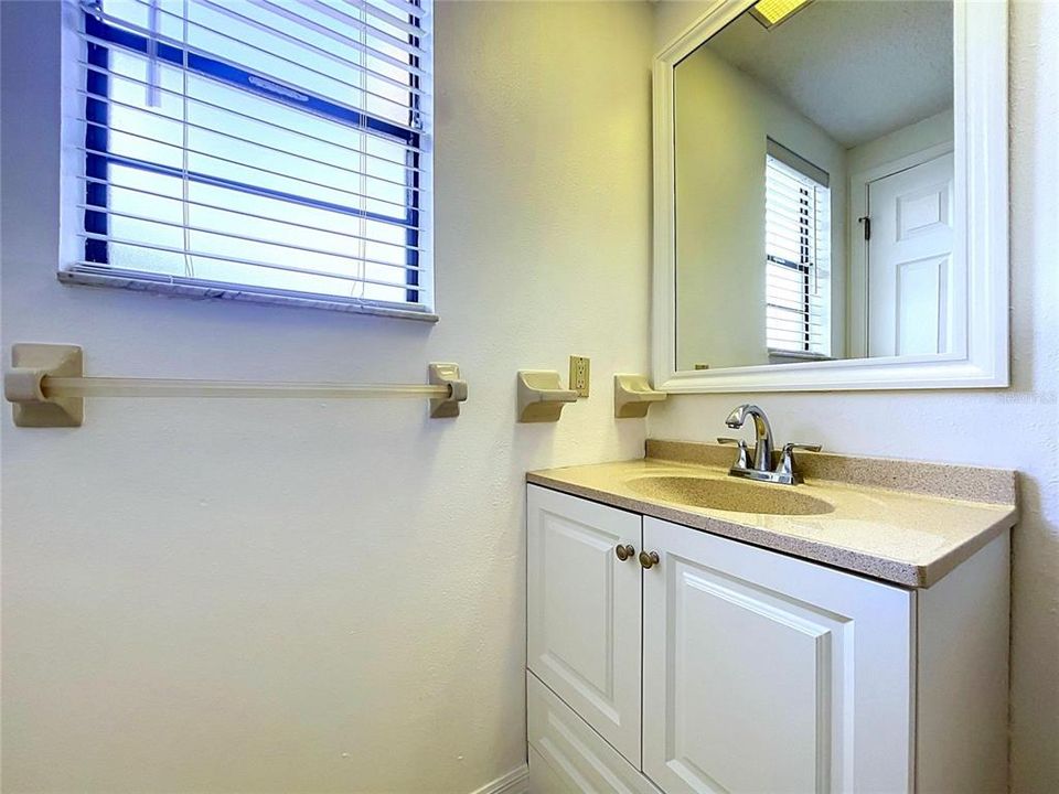 En Venta: $235,000 (2 camas, 2 baños, 1106 Pies cuadrados)
