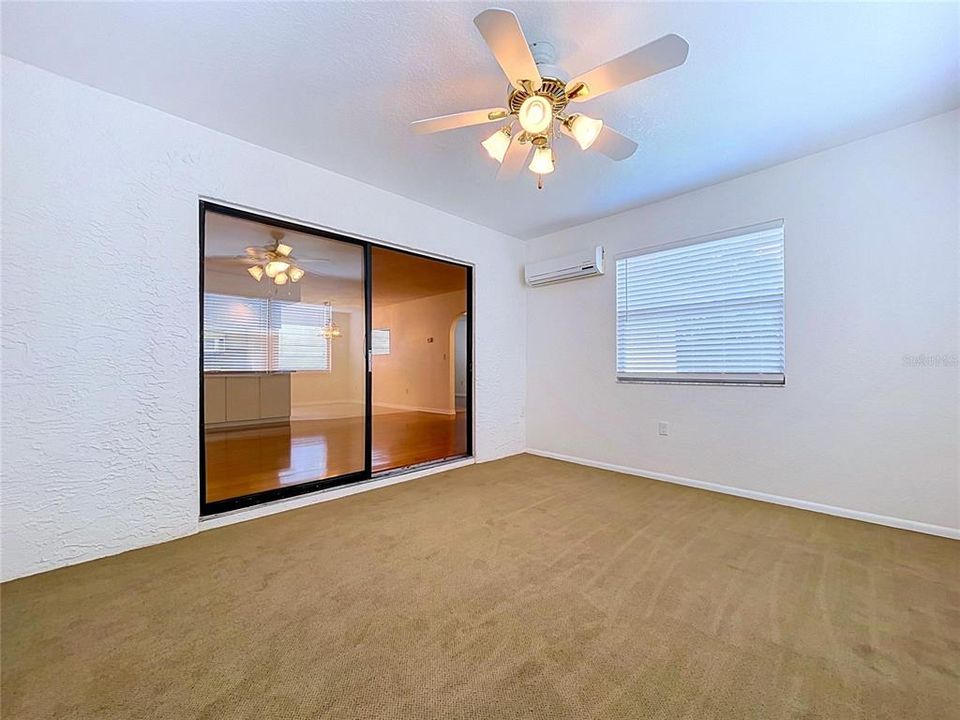 En Venta: $235,000 (2 camas, 2 baños, 1106 Pies cuadrados)