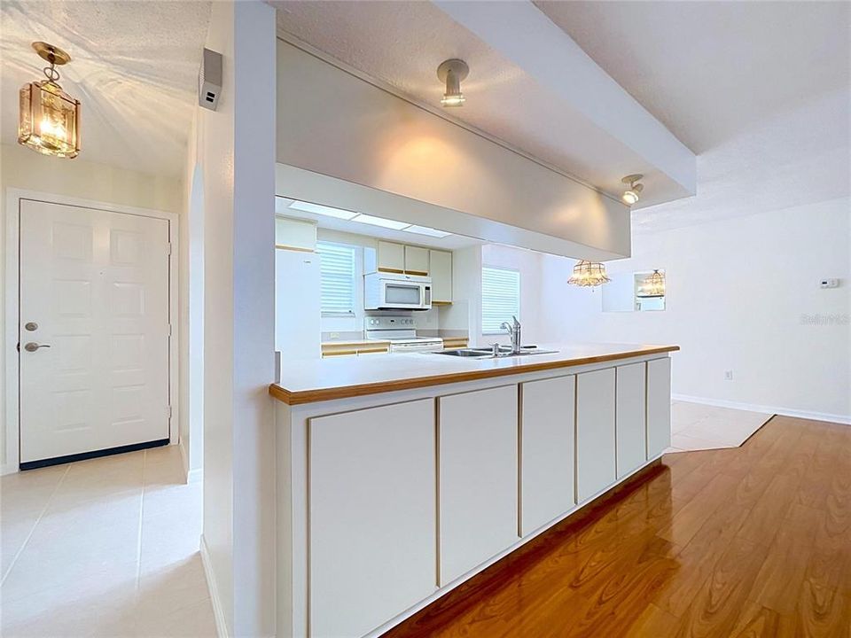 En Venta: $235,000 (2 camas, 2 baños, 1106 Pies cuadrados)