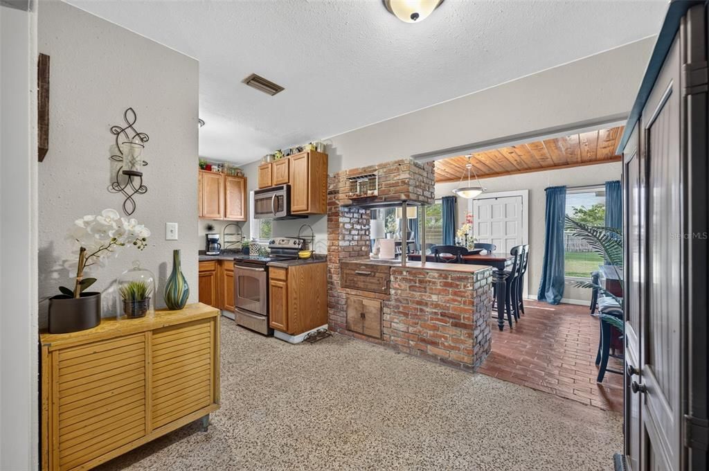 Activo con contrato: $299,000 (3 camas, 2 baños, 1492 Pies cuadrados)